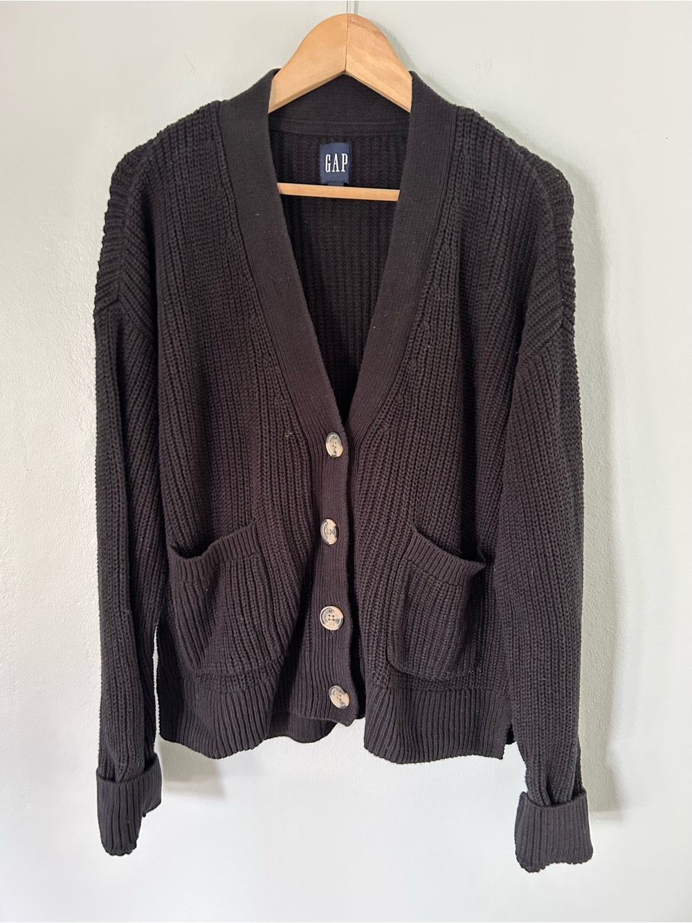GAP • Black chunky knit Button-Up Cardigan with Pockets